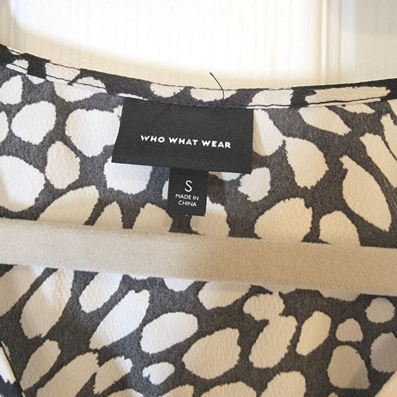 Who What Wear Giraffe Faux-Wrap Blouse M - Picture 4 of 8